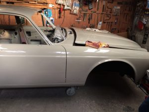 XJ6 body in primer