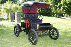 Curved-Dash-Oldsmobile-1903