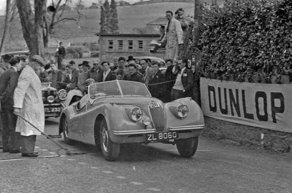 ZLl8060 Frank Bigger Enniskerry Hillclimb 1952